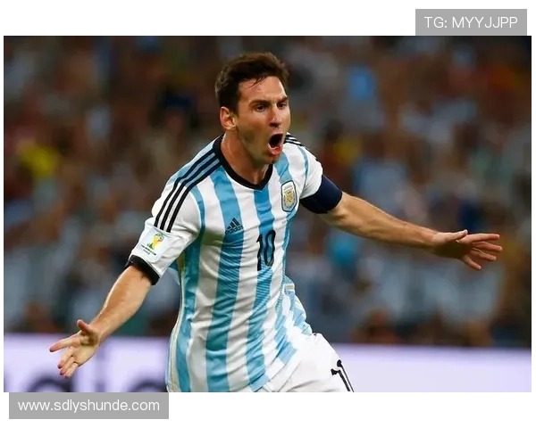 足球巨星的辉煌成就与荣誉全解析,带你领略他们的传奇旅程 足球巨星的辉煌成就与荣誉全解析,带你领略他们的传奇旅程