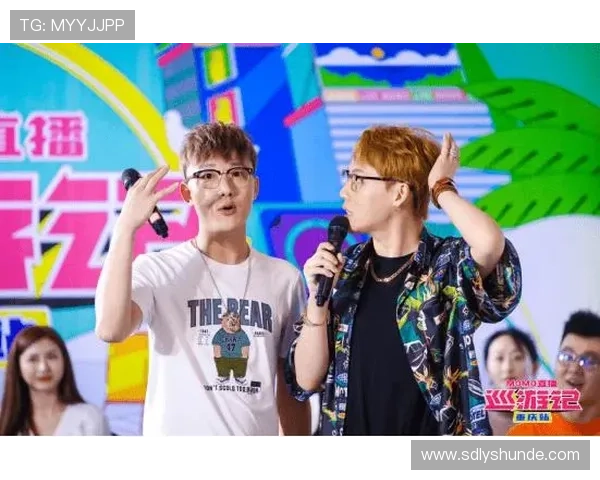 足球明星跨界挑战综艺节目展现多才多艺魅力与幽默风采