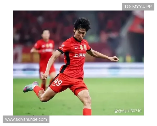 中国现役足球明星的风采与成就全景解析